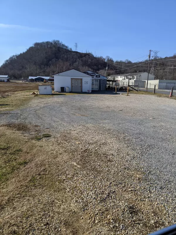 185 Lovers LN, Elizabethton, TN 37643