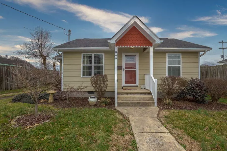 808 Roan ST, Elizabethton, TN 37643