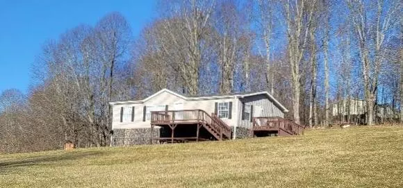 35 Wise LN, Lebanon, VA 24266