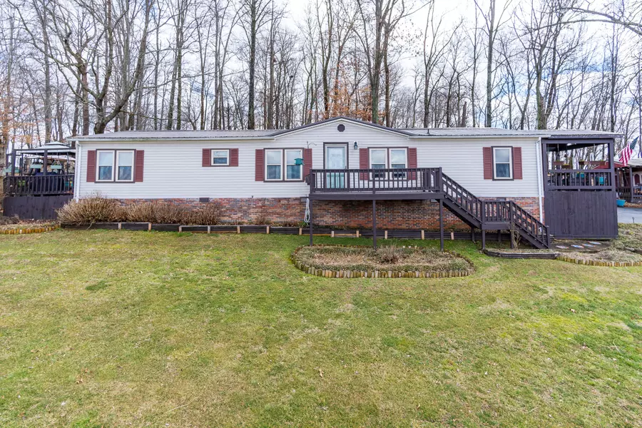 355 Lories LN, Piney Flats, TN 37686