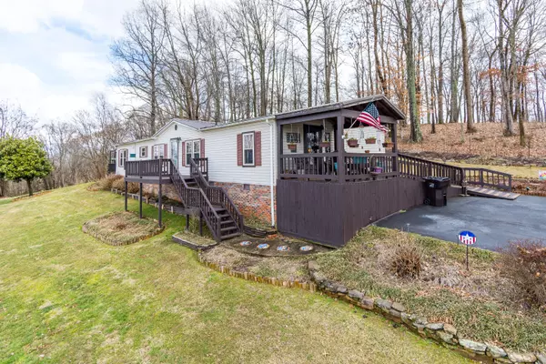 Piney Flats, TN 37686,355 Lories LN