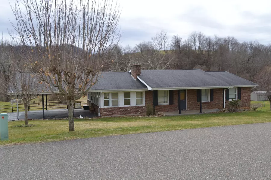 174 Clinch Mountain AVE, Lebanon, VA 24266