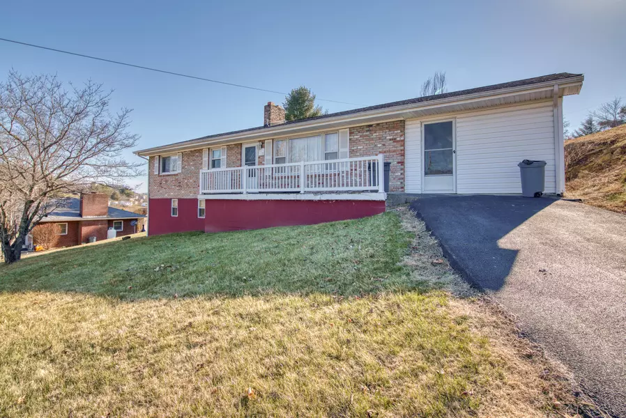 49 Vine ST, Lebanon, VA 24266