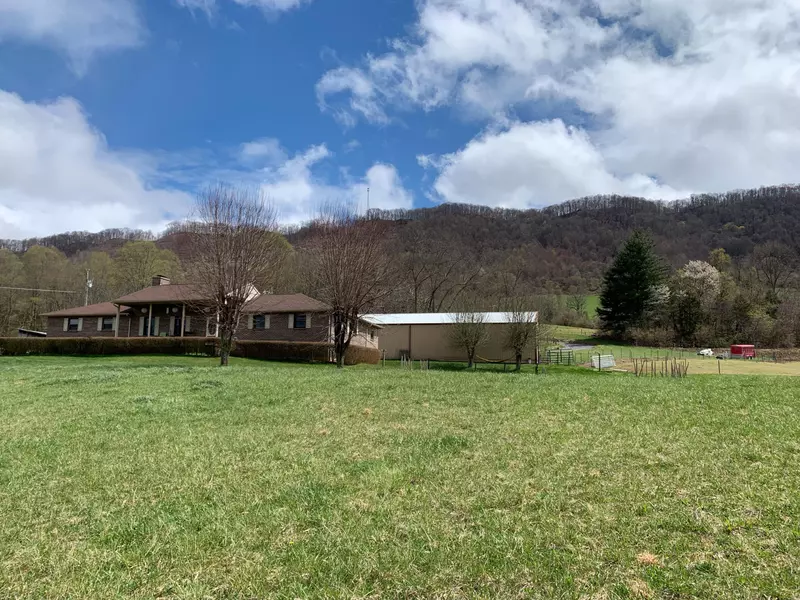 186 Kelly Coomer RD, Big Stone Gap, VA 24219