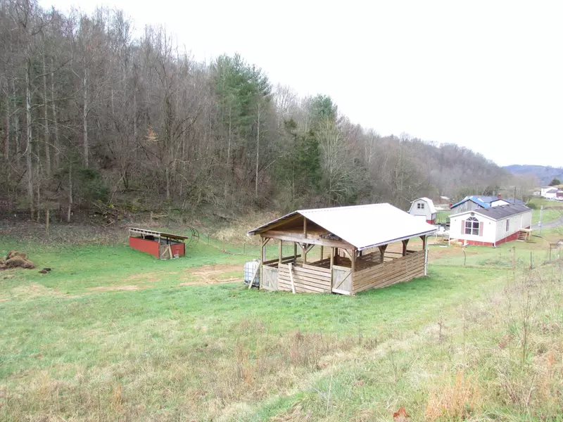 236 Garrison Hollow RD, Elizabethton, TN 37643