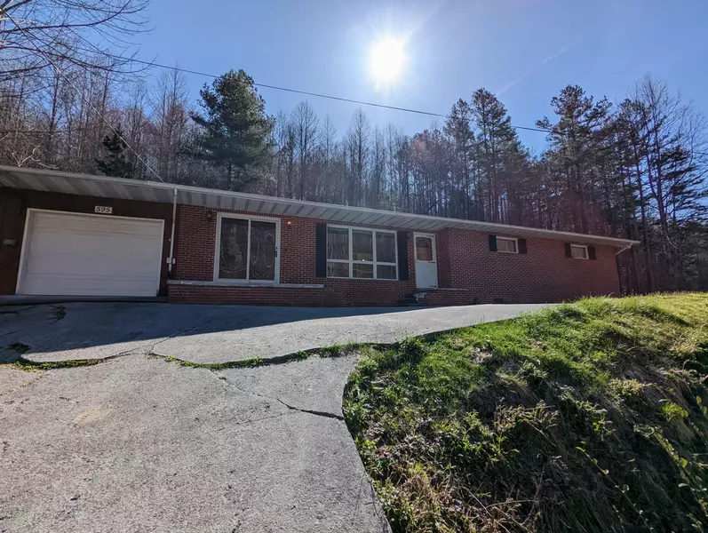 595 Coeburn RD, Clintwood, VA 24228