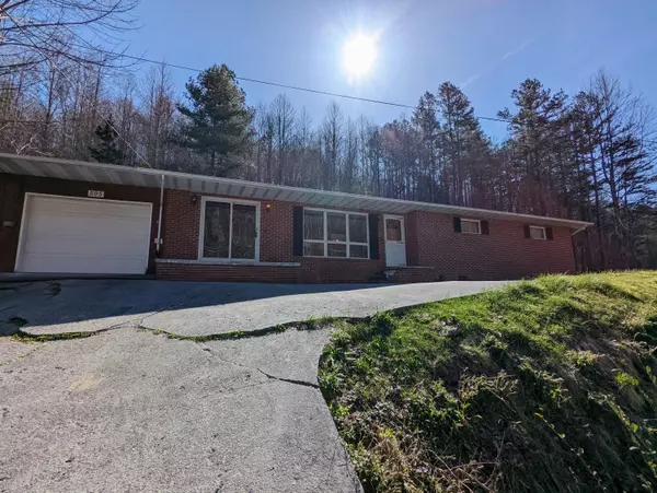 Clintwood, VA 24228,595 Coeburn RD