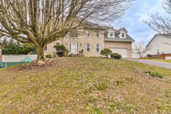 Gray, TN 37615,126 Meadow CT