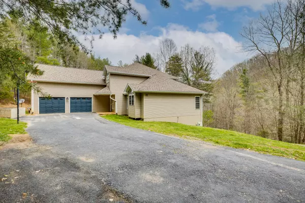 Bluff City, TN 37618,421 Big Arm Branch RD