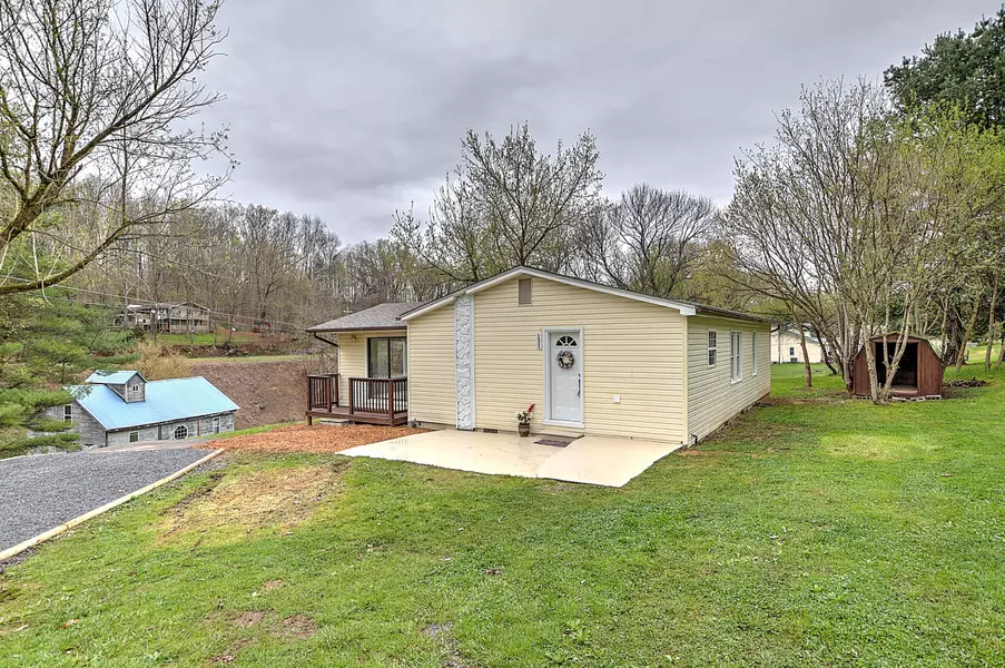 131 Neth DR, Johnson City, TN 37601