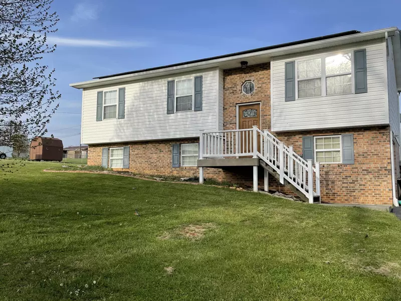 261 Clairmont CIR, Castlewood, VA 24224