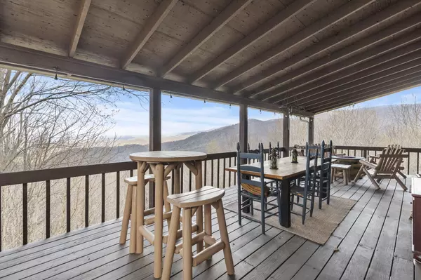 Roan Mountain, TN 37687,260 Roanwood RD