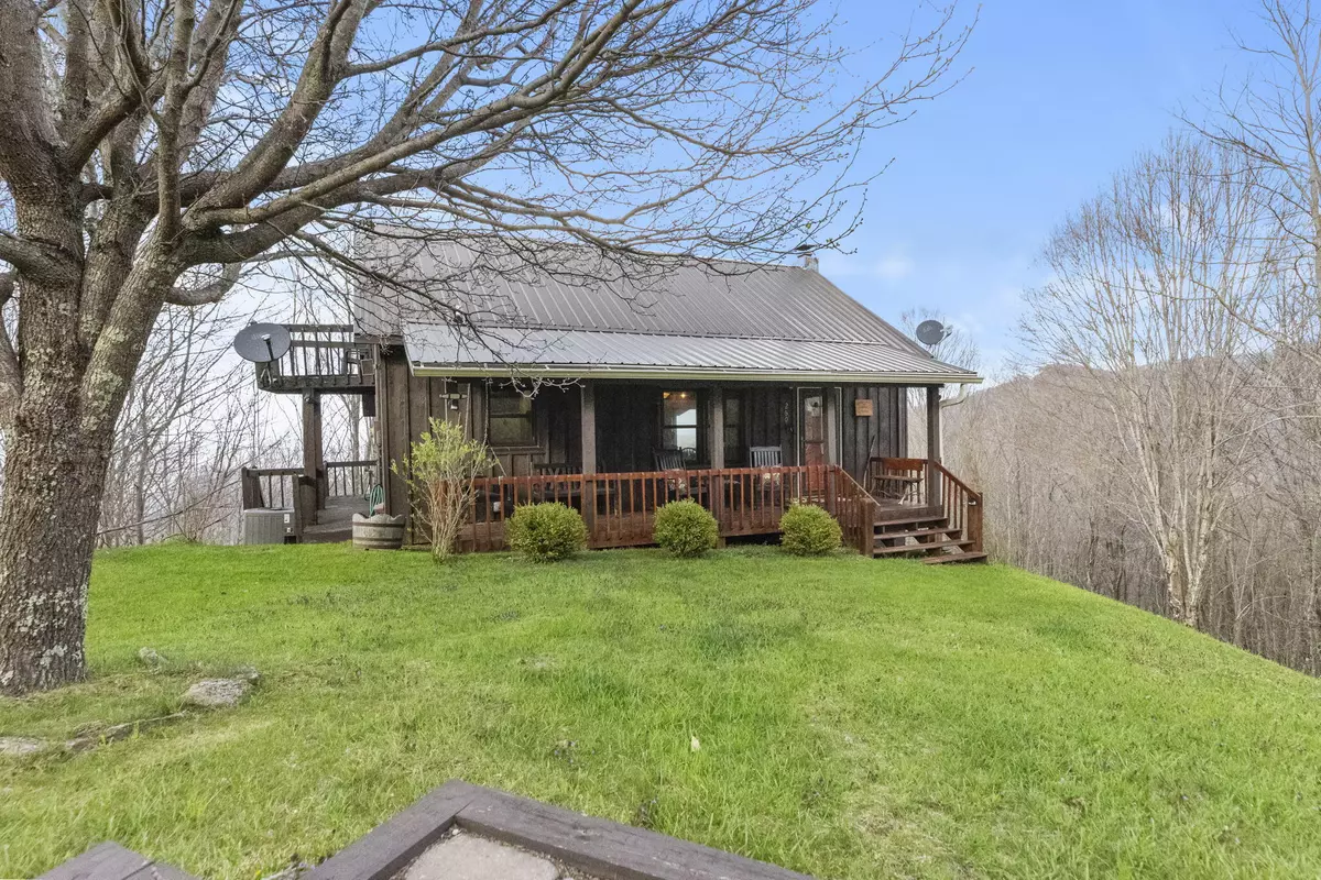 Roan Mountain, TN 37687,260 Roanwood RD