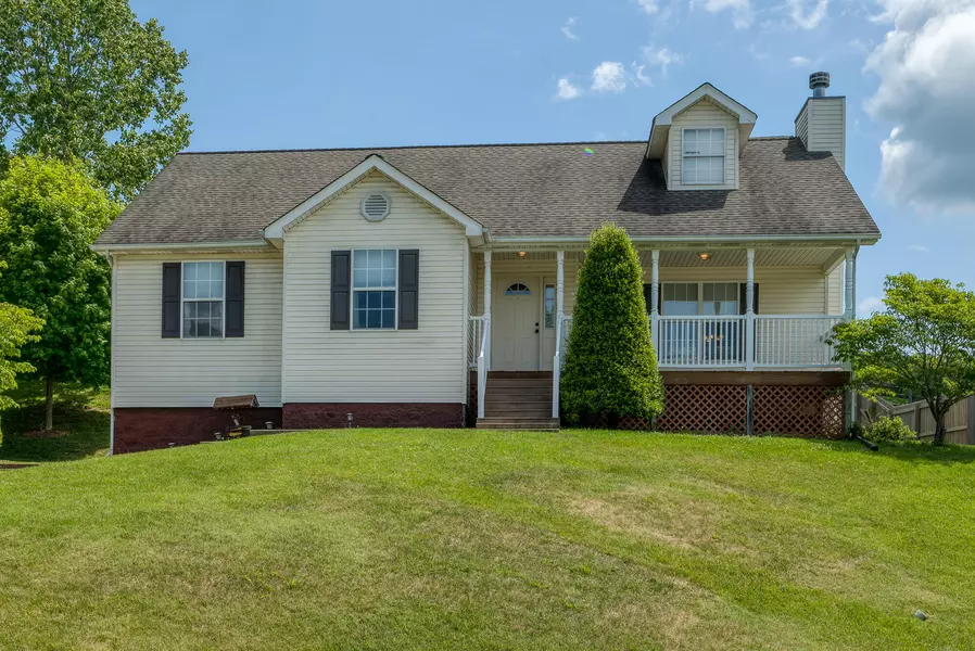 1125 Robins Meadow LN, Bristol, TN 37620