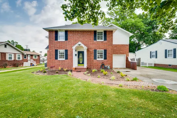 1833 Fairoaks RD,  Kingsport,  TN 37664