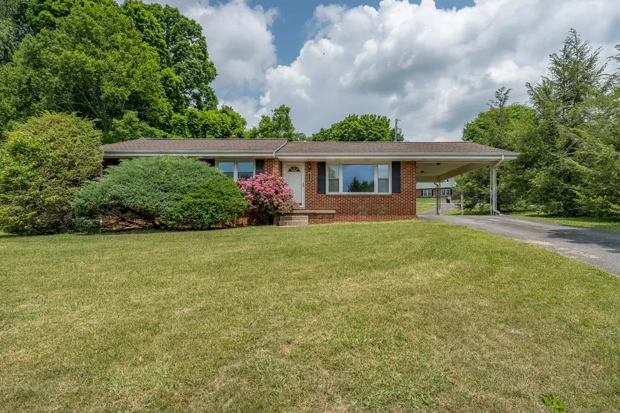 182 Ridgeland DR, Johnson City, TN 37601