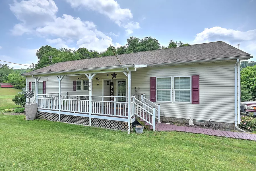 667 Double Springs RD, Fall Branch, TN 37656