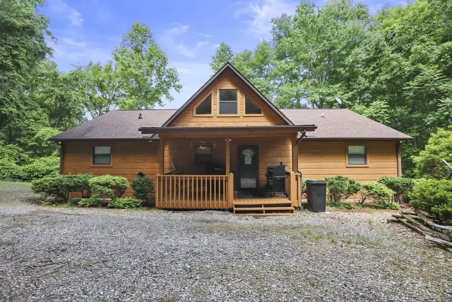 2630 Schisandra LN, Cosby, TN 37722