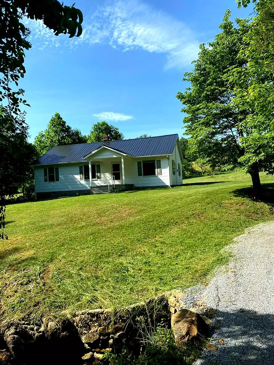 Elizabethton, TN 37643,113 Bobs Hollow RD