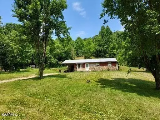 1716 Snake Hollow RD, Sneedville, TN 37869