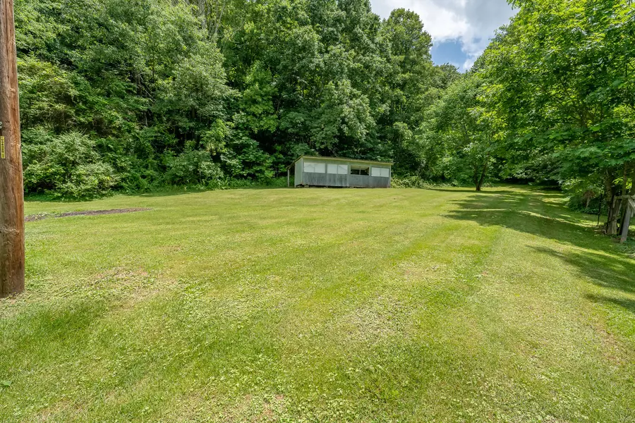 000 Highway 37, Roan Mountain, TN 37687