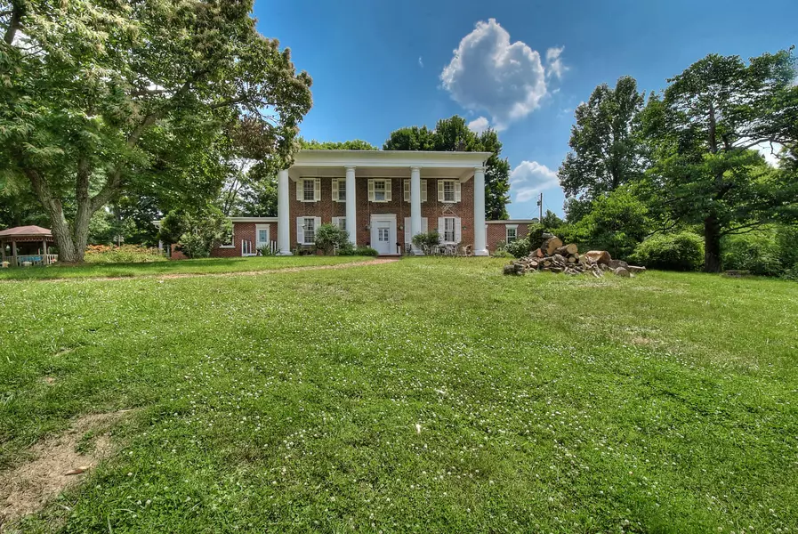 1407 Lone Oak RD, Johnson City, TN 37604