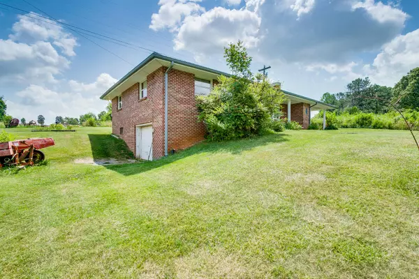 Surgoinsville, TN 37873,146 Cross Valley RD