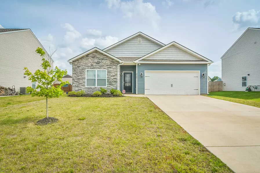 2125 Egret LN, Piney Flats, TN 37686