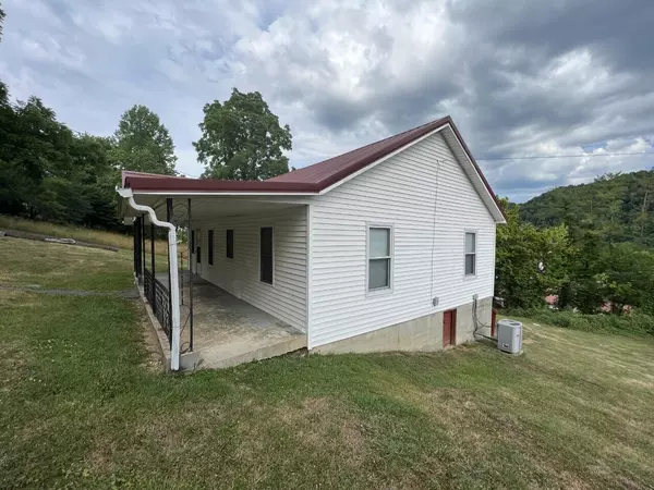 Pennington Gap, VA 24277,124 Howard ST