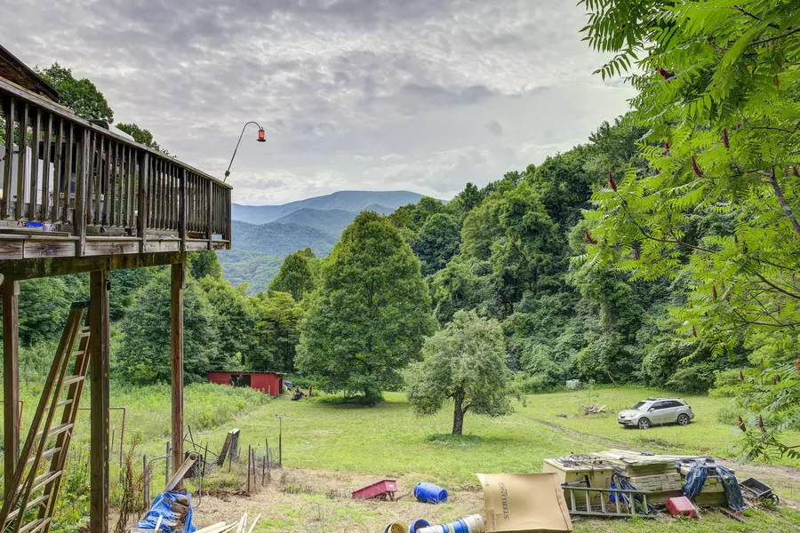 1010 Binary RD, Flag Pond, TN 37657