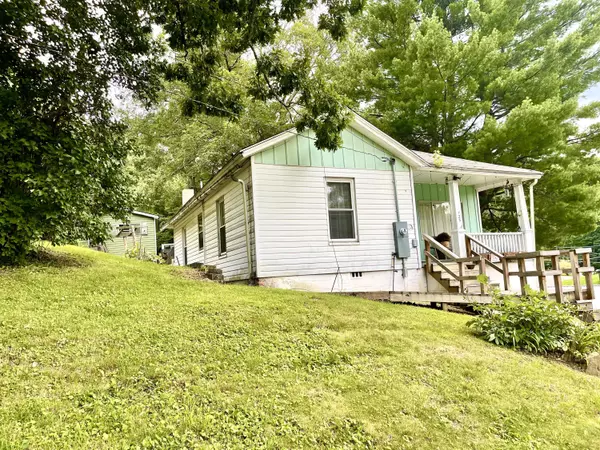 125 Mac ST, Bluefield, VA 24605