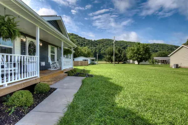 Elizabethton, TN 37643,315 Riverwood CIR