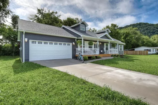 Elizabethton, TN 37643,315 Riverwood CIR