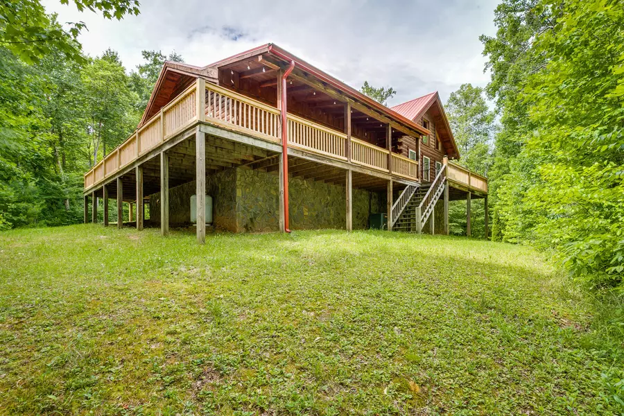 135 John Glover RD, Hampton, TN 37658