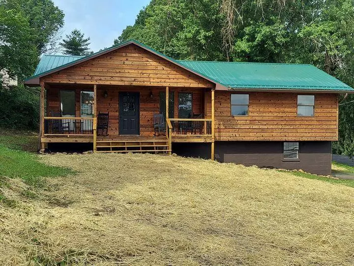 306 Henson LN, Bristol, TN 37620