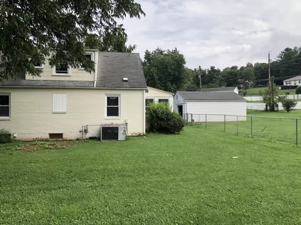 Elizabethton, TN 37643,918 Dejarnette ST