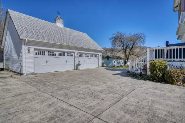 Damascus, VA 24236,541 Clifton ST