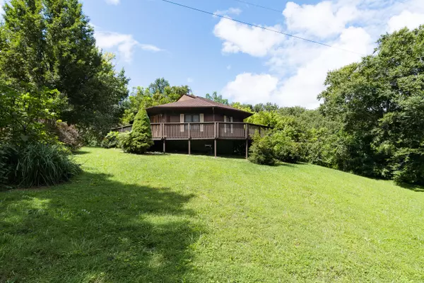 Unicoi, TN 37692,927 Marbleton RD