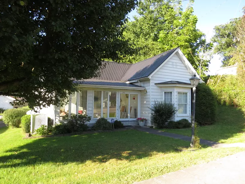 711 Front ST, Coeburn, VA 24230