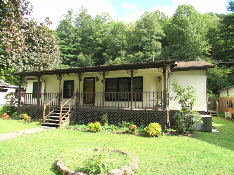 5334 Stonega RD, Appalachia, VA 24216