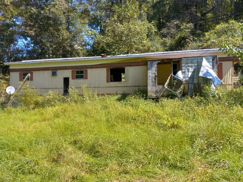 11201 Miner RD, Pound, VA 24279