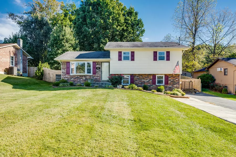 648 White Top RD, Bluff City, TN 37618