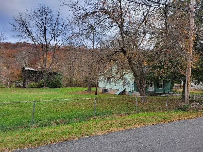 815 Taggart AVE, Big Stone Gap, VA 24219