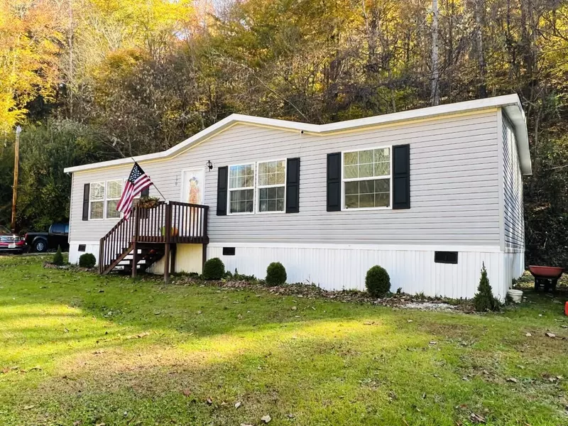 190 Independence DR, Coeburn, VA 24230