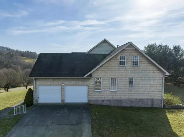 Blountville, TN 37617,216 Christopher CT