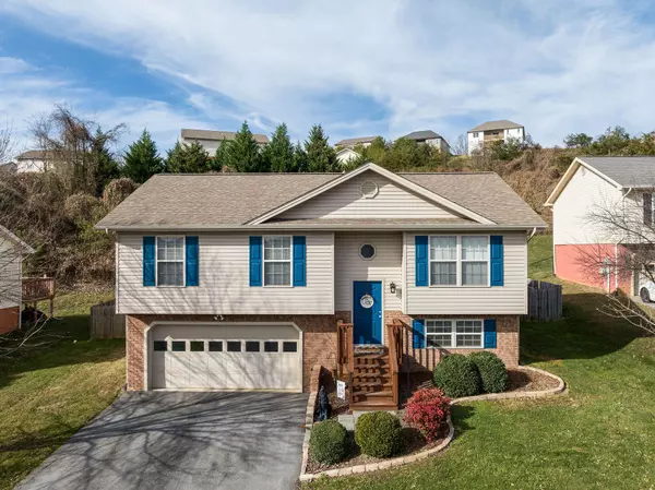 1337 Meadow Creek Lane, Jonesborough, TN 37659