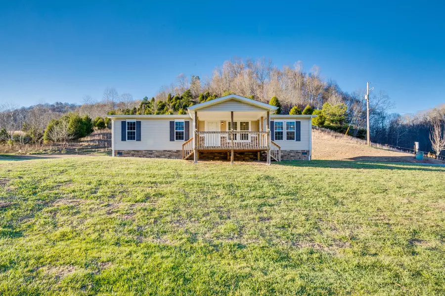 4472 Fowlers Br RD, Hiltons, VA 24258