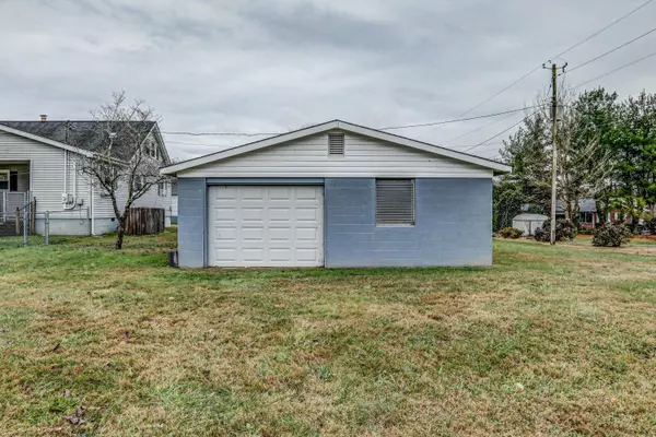 Elizabethton, TN 37643,1003 Walker ST