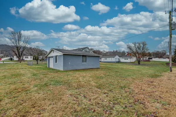 Elizabethton, TN 37643,1003 Walker ST