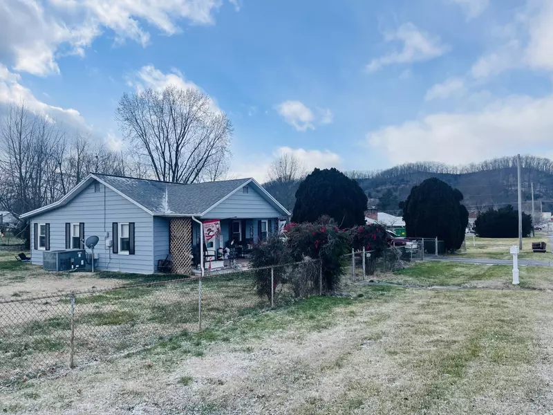 1002 Broadway ST, Johnson City, TN 37601